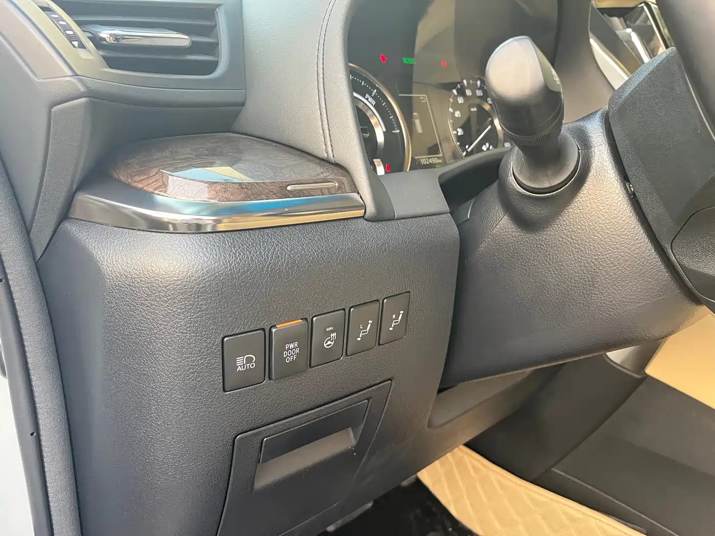 Toyota Alphard 2020 Hybrid 2.5L Premium Edition фото 14