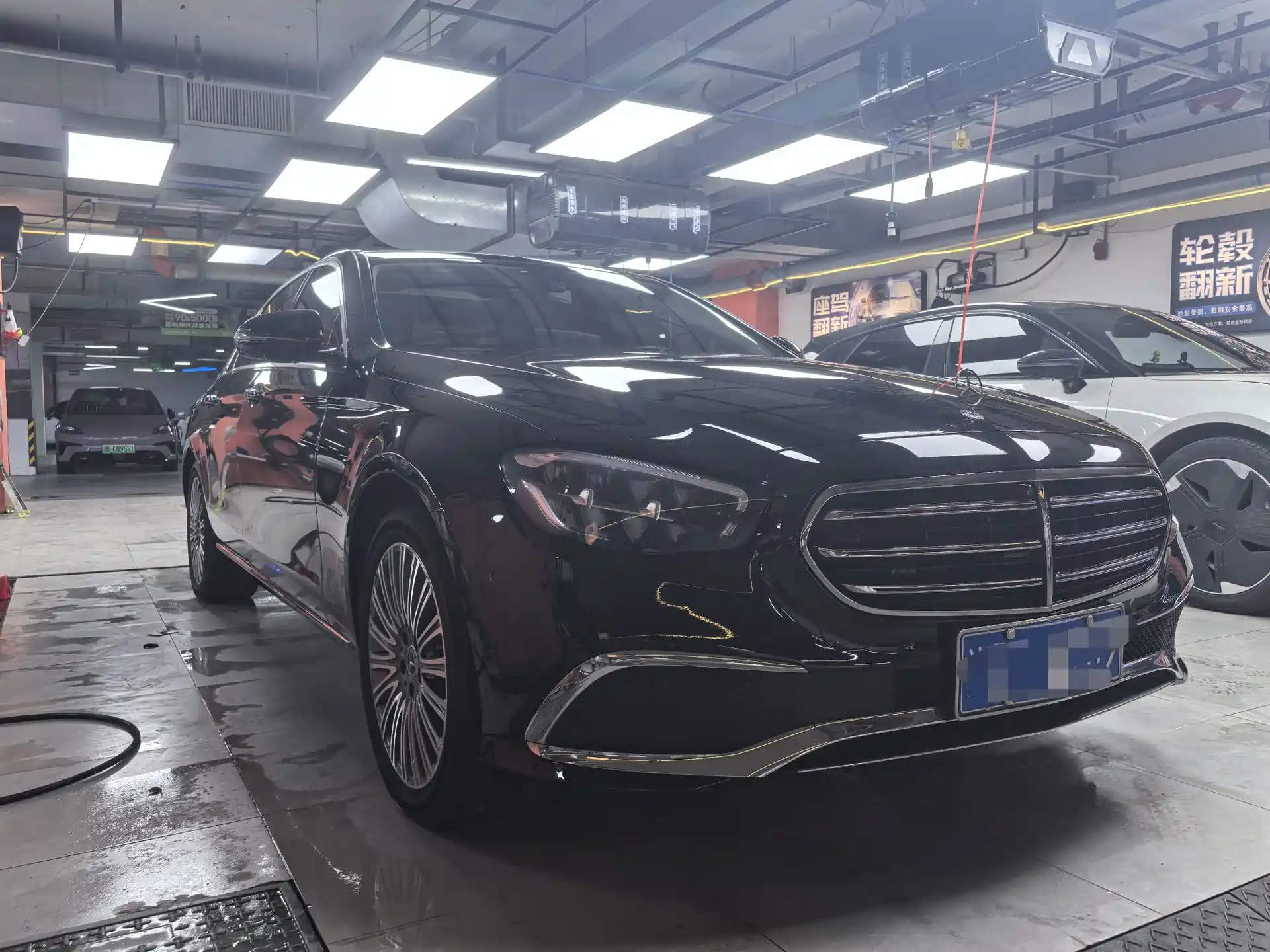 Фото 3 - Mercedes-Benz E-Class