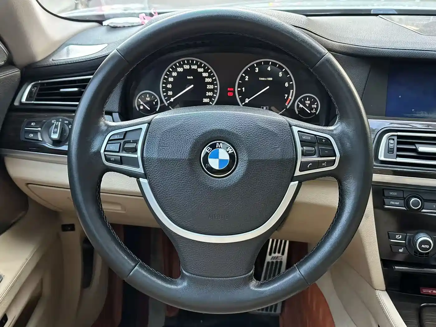 BMW 7 Series 2009 740Li Luxury фото 7