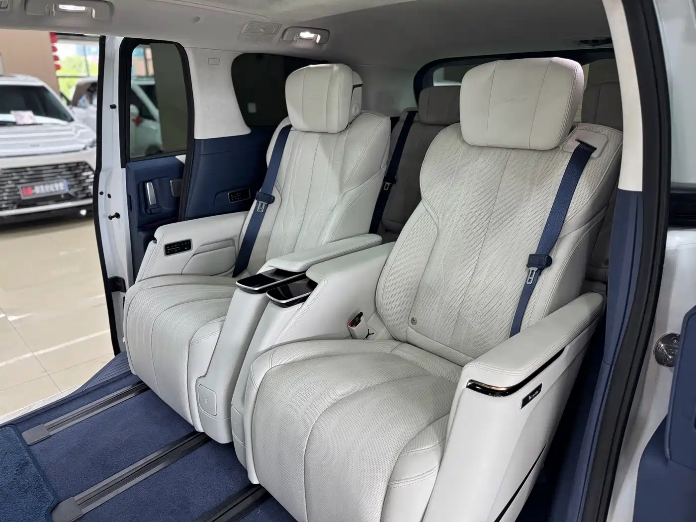 Buick Century 2024 2023 2.0T 7-Seater World Edition