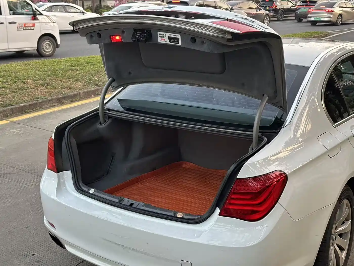 BMW 7 Series 2009 740Li Luxury фото 13