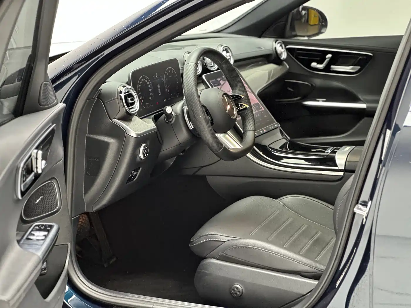 Mercedes-Benz C-Class 2023 Facelift C 260 L Sport Edition фото 13