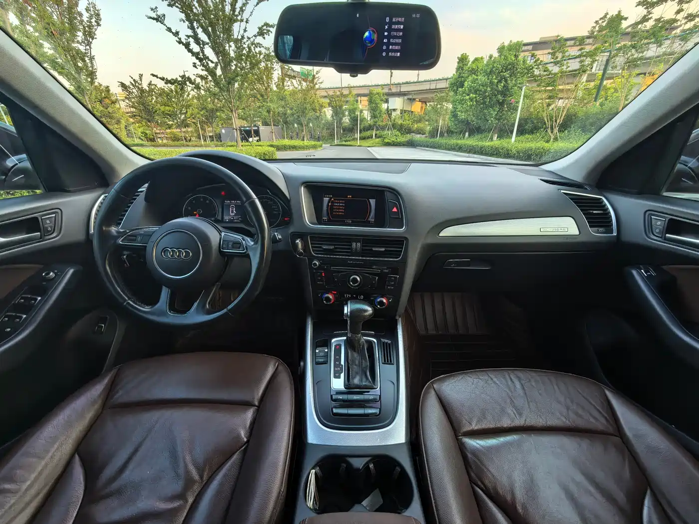 Audi Q5 2015 40 TFSI Technology фото 8