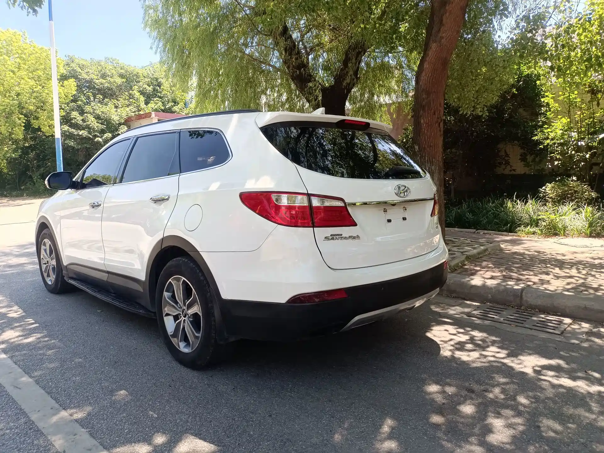 صورة 9 - Hyundai Grand Santa Fe
