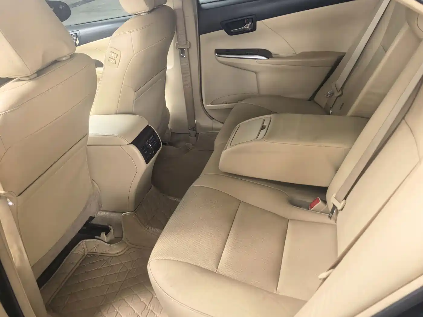 Toyota Camry 2015 2015 2.0G Leading Edition