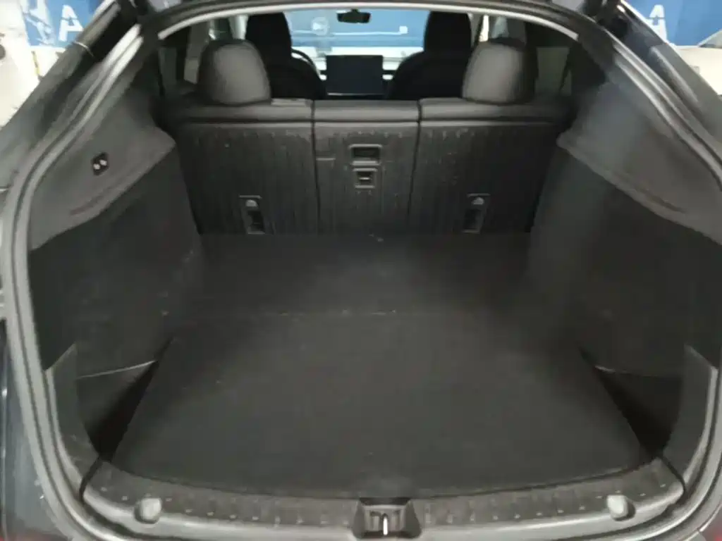 صورة 19 - Tesla Model Y