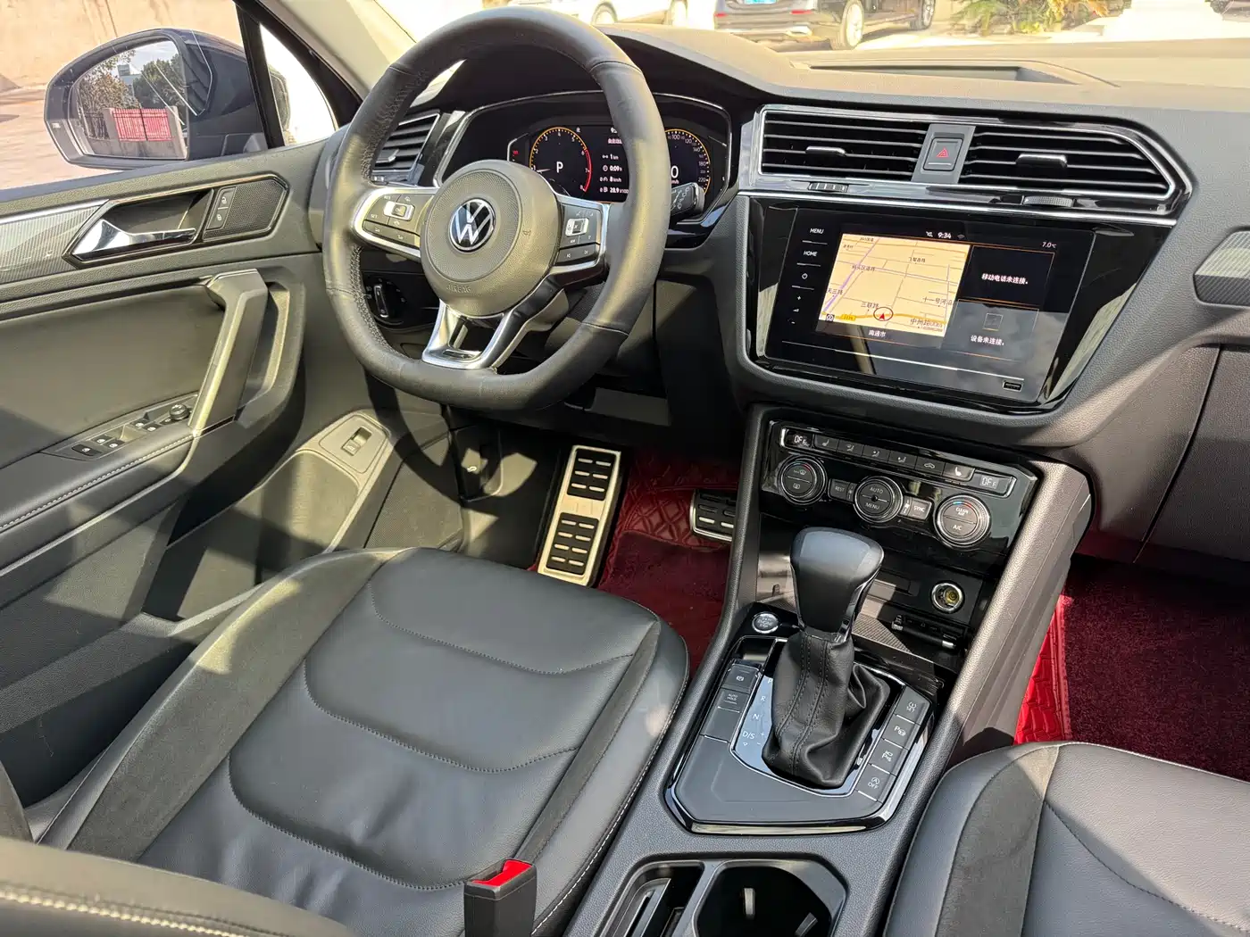 VOLKSWAGEN TIGUAN L