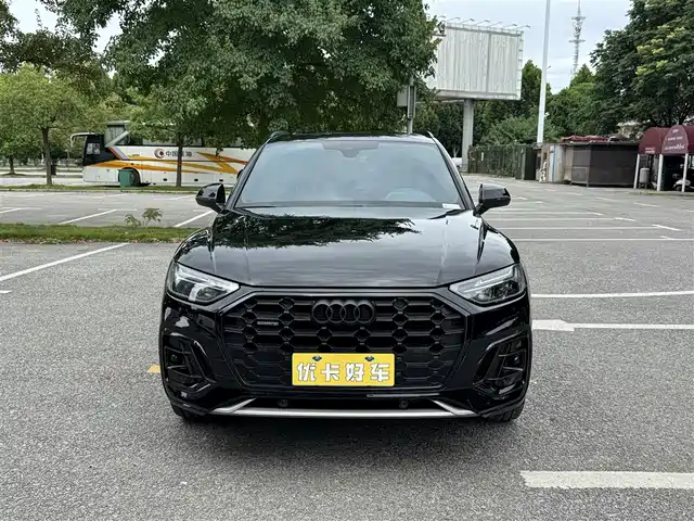 Audi Q5L 2023 40T Luxury Dynamic — фото 3