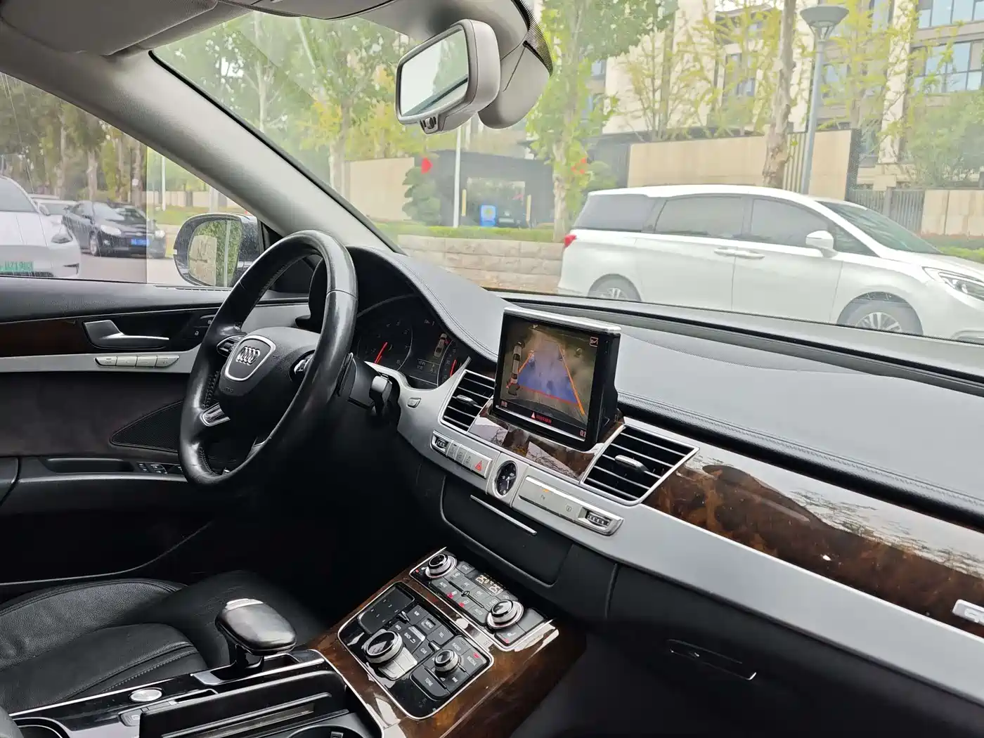 Audi A8 2016 A8L 45 TFSI quattro Comfort фото 8