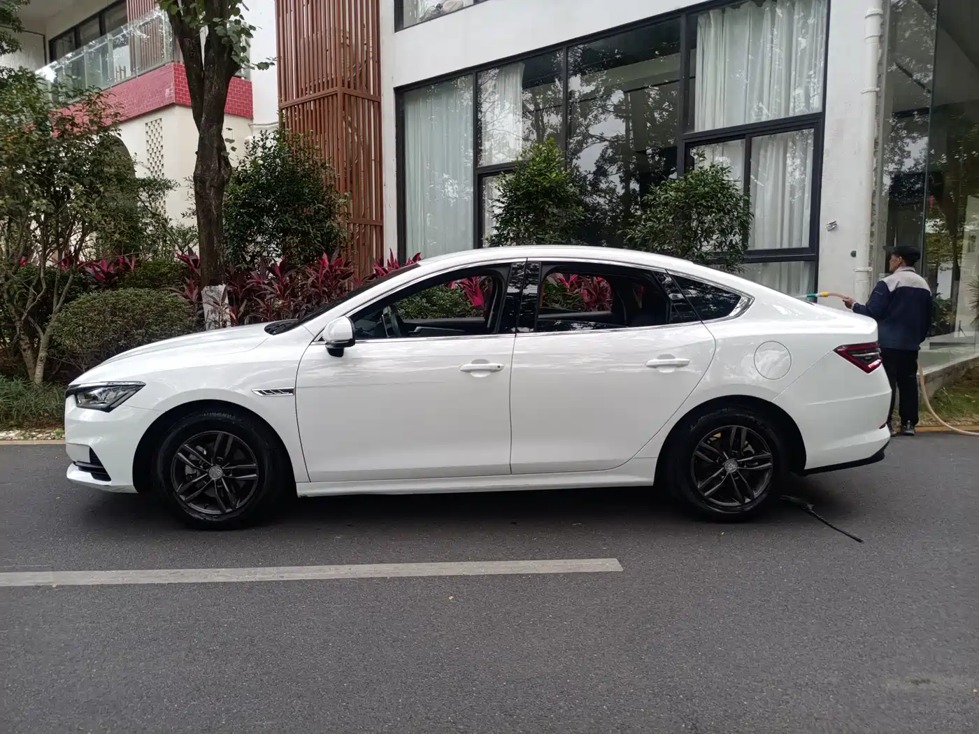 BYD Qin Pro 2019 Super Energy Edition 1.5TI Auto Smart Connection Sharp Fashion Type China V фото 2