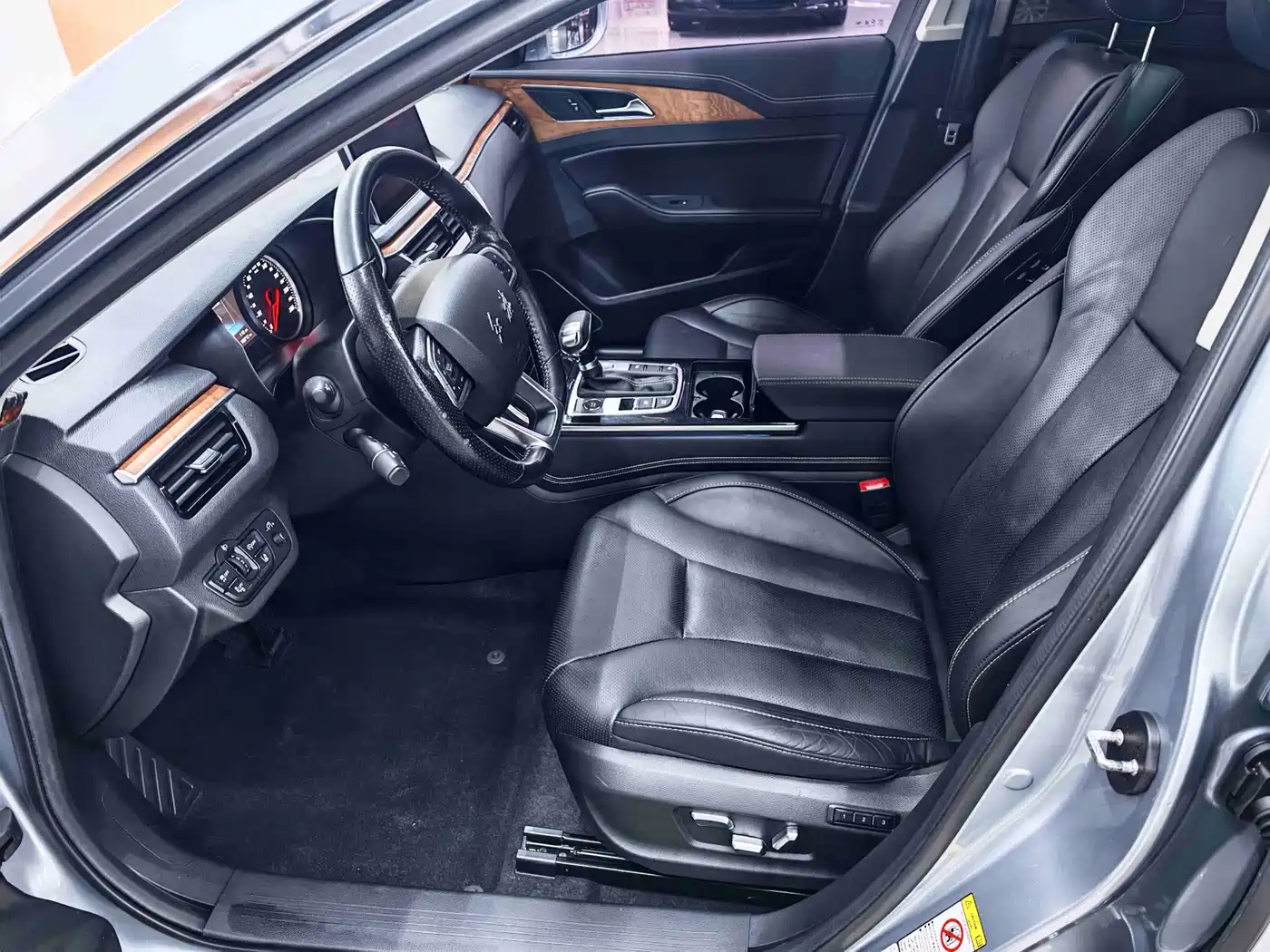 Hongqi H5 2018 2018 30TD Smart Connected Royal Edition