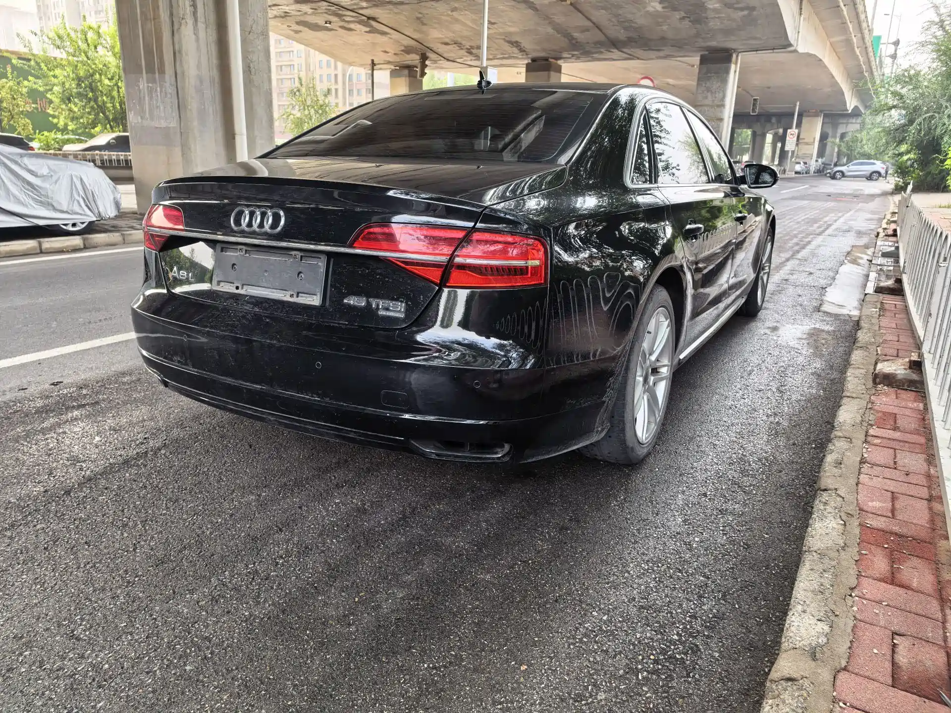 Фото 4 - Audi A8