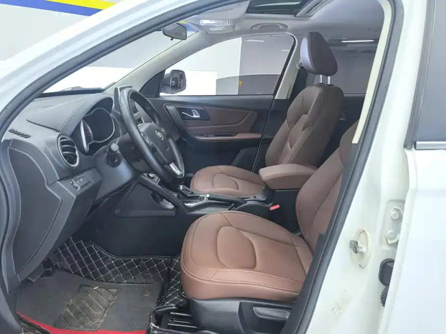 Besturn X40 2018 2018 Internet Celebrity Edition 1.6L Automatic Smart Connect