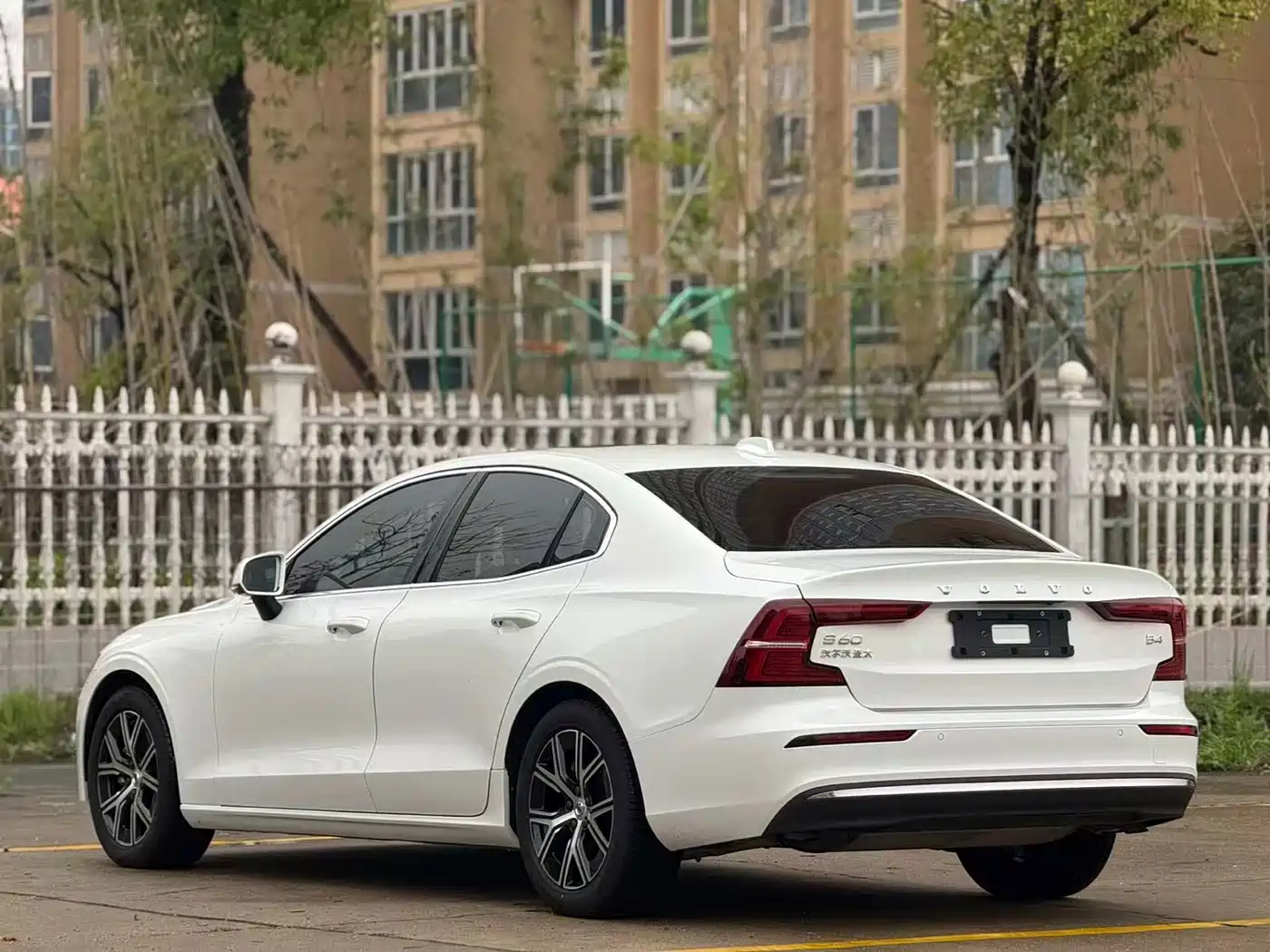 Volvo S60 2024 2024 B4 Elegance Luxury Edition