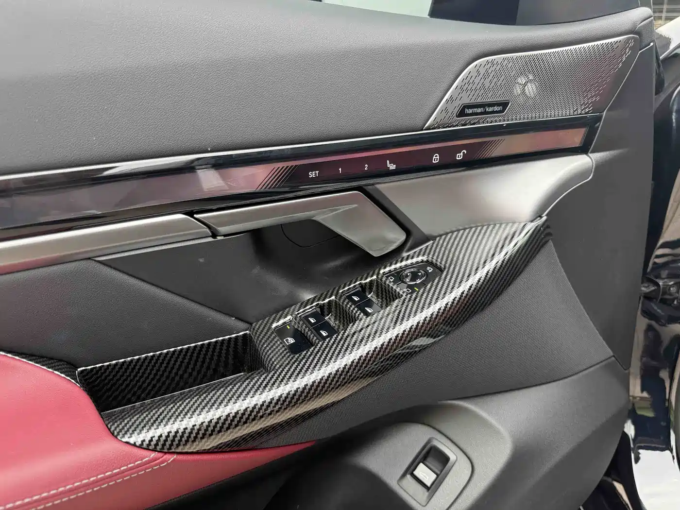 BMW 5 Series 2025 530Li Leading M Sport Package фото 30