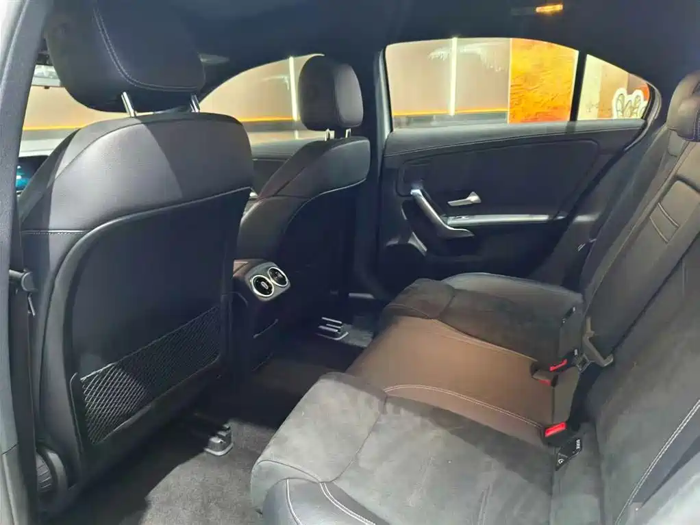 Mercedes-Benz A-Class 2019 A 200 L Sport Sedan фото 6