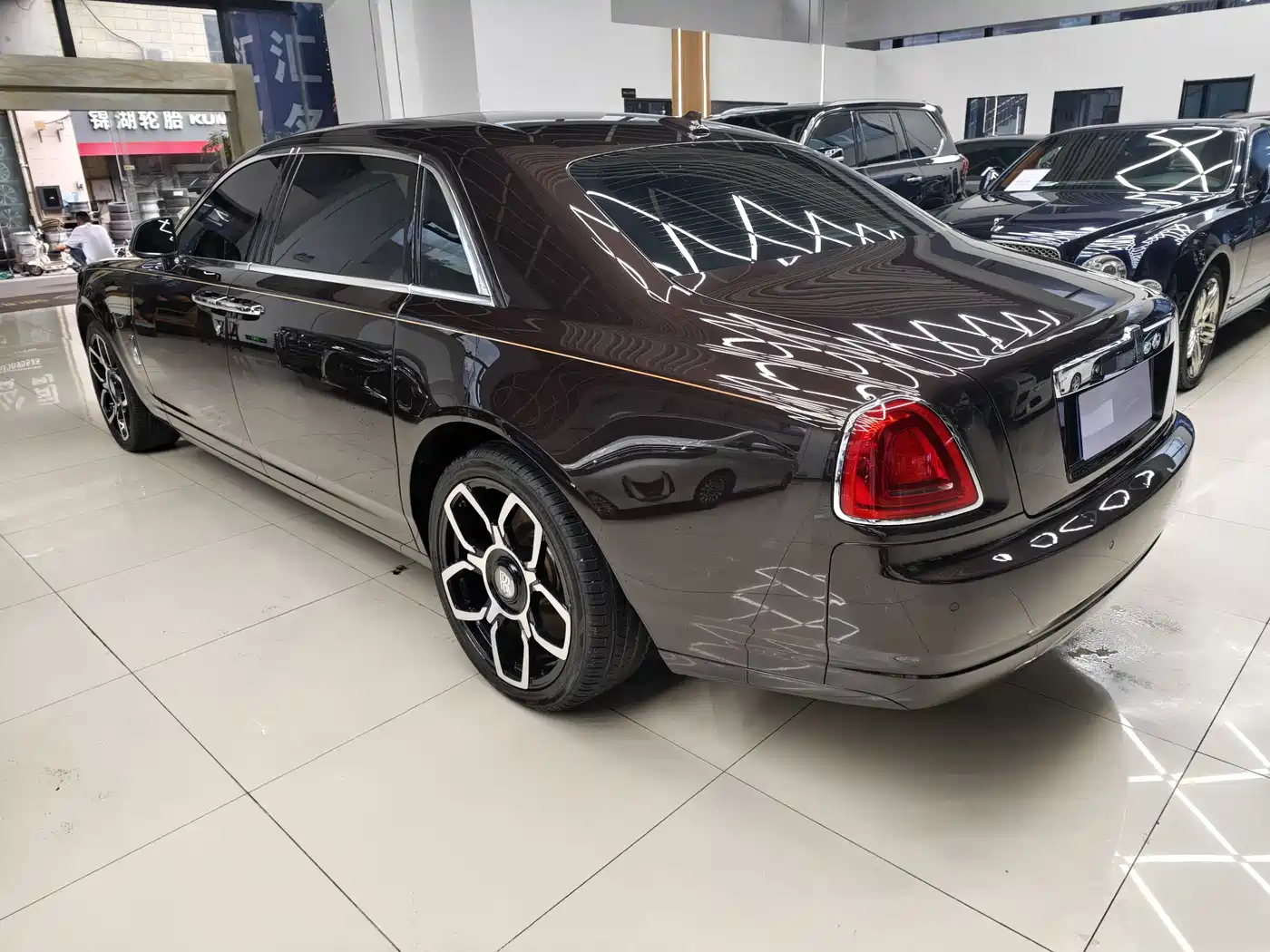Rolls-Royce Ghost 2013 2014 6.6T Extended Edition