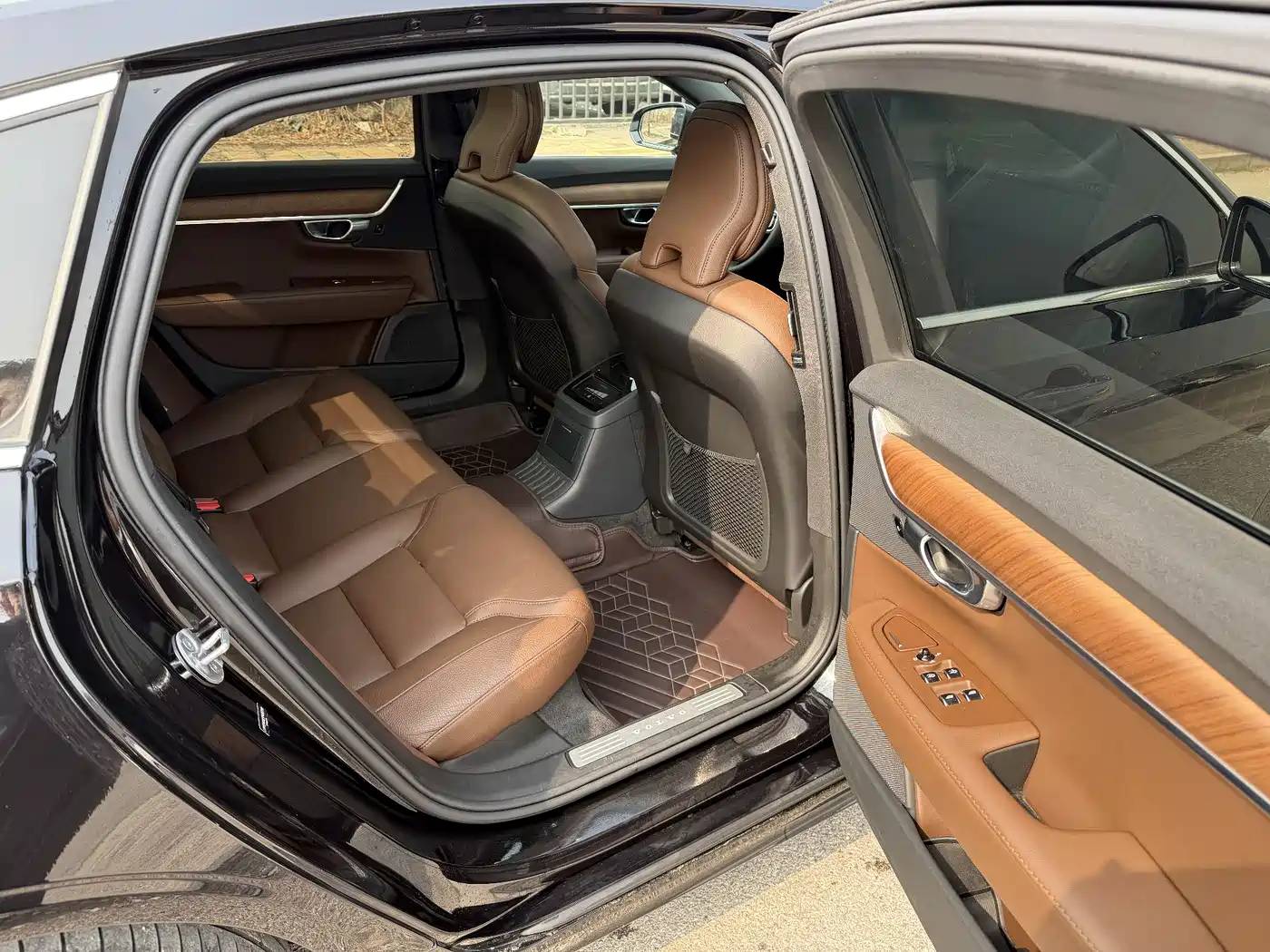 VOLVO S90 PLUG IN HYBRID