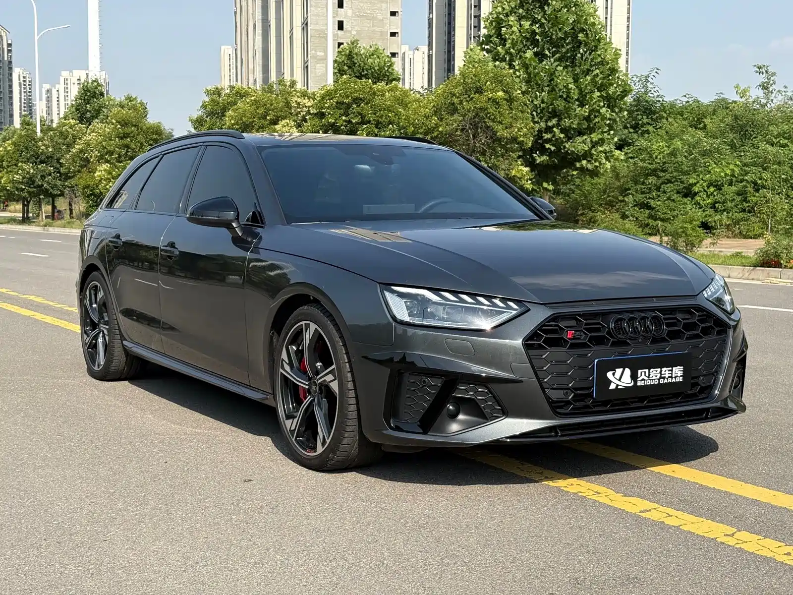 Photo 5 - Audi S4