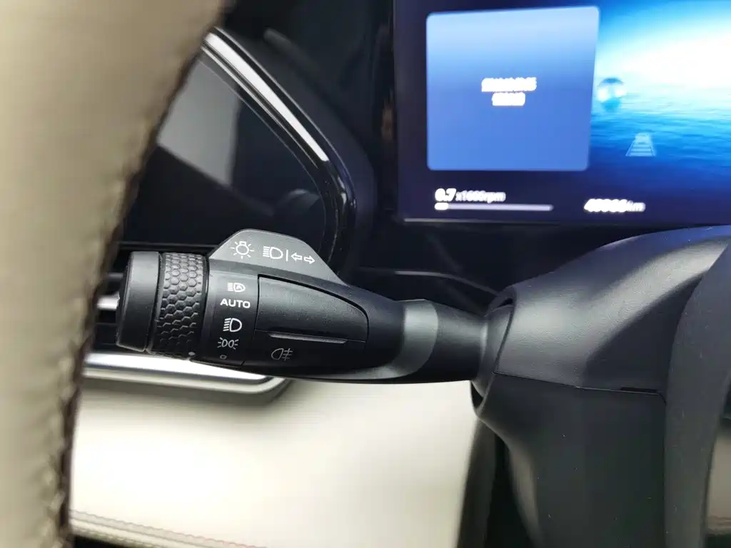 Geely Monjaro 2025 2024 Model 2.0TD High-Power Automatic 2WD Cloudrise Edition