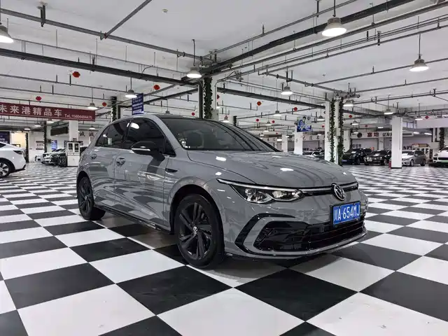Volkswagen Golf 280TSI DSG R-Line