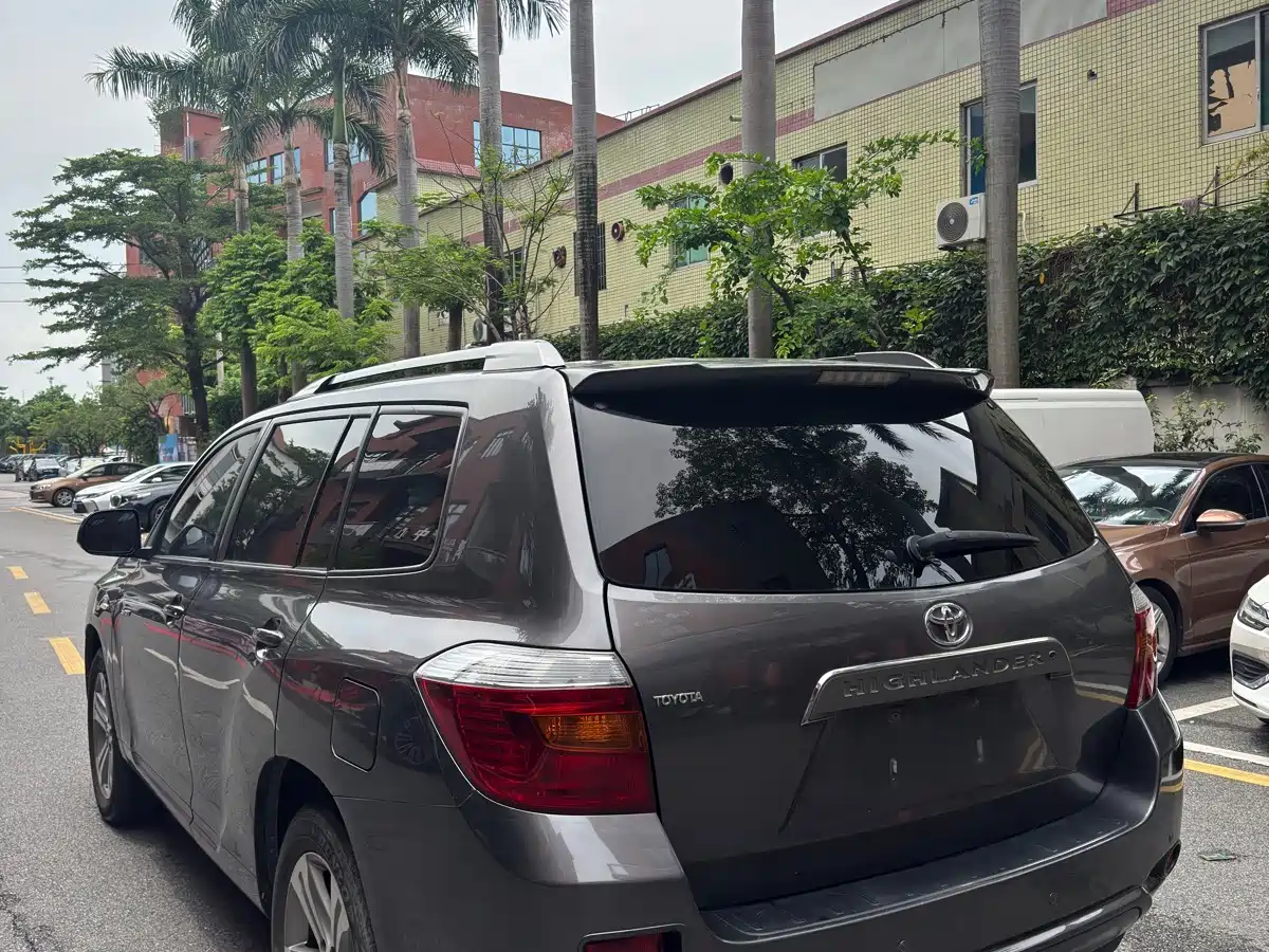 Фото 5 - Toyota Highlander