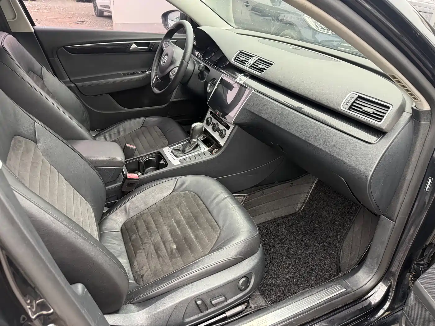 Volkswagen Magotan 2015 2.0TSI Luxury фото 4