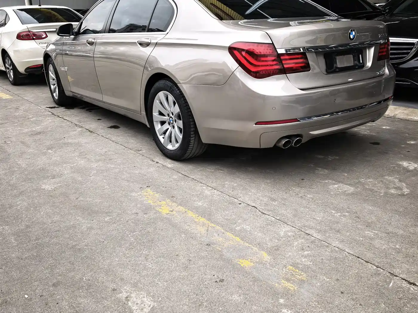 BMW 7 Series 2014 730Li Premium фото 4