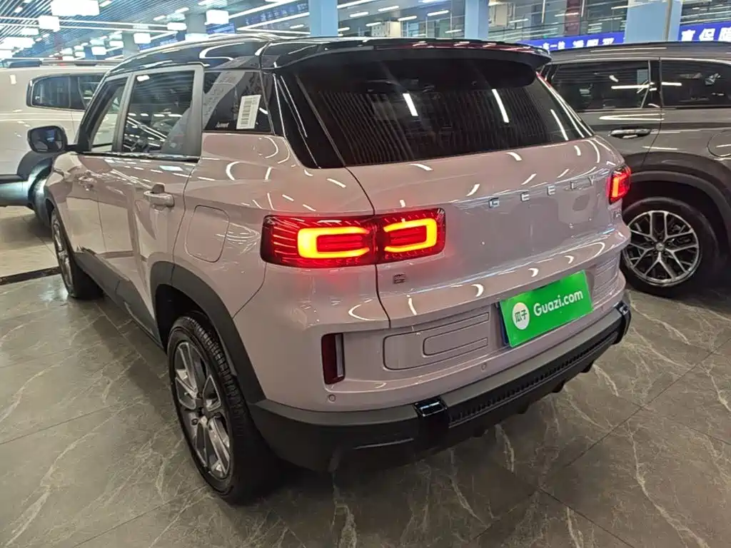 Фото 5 - Geely ICON