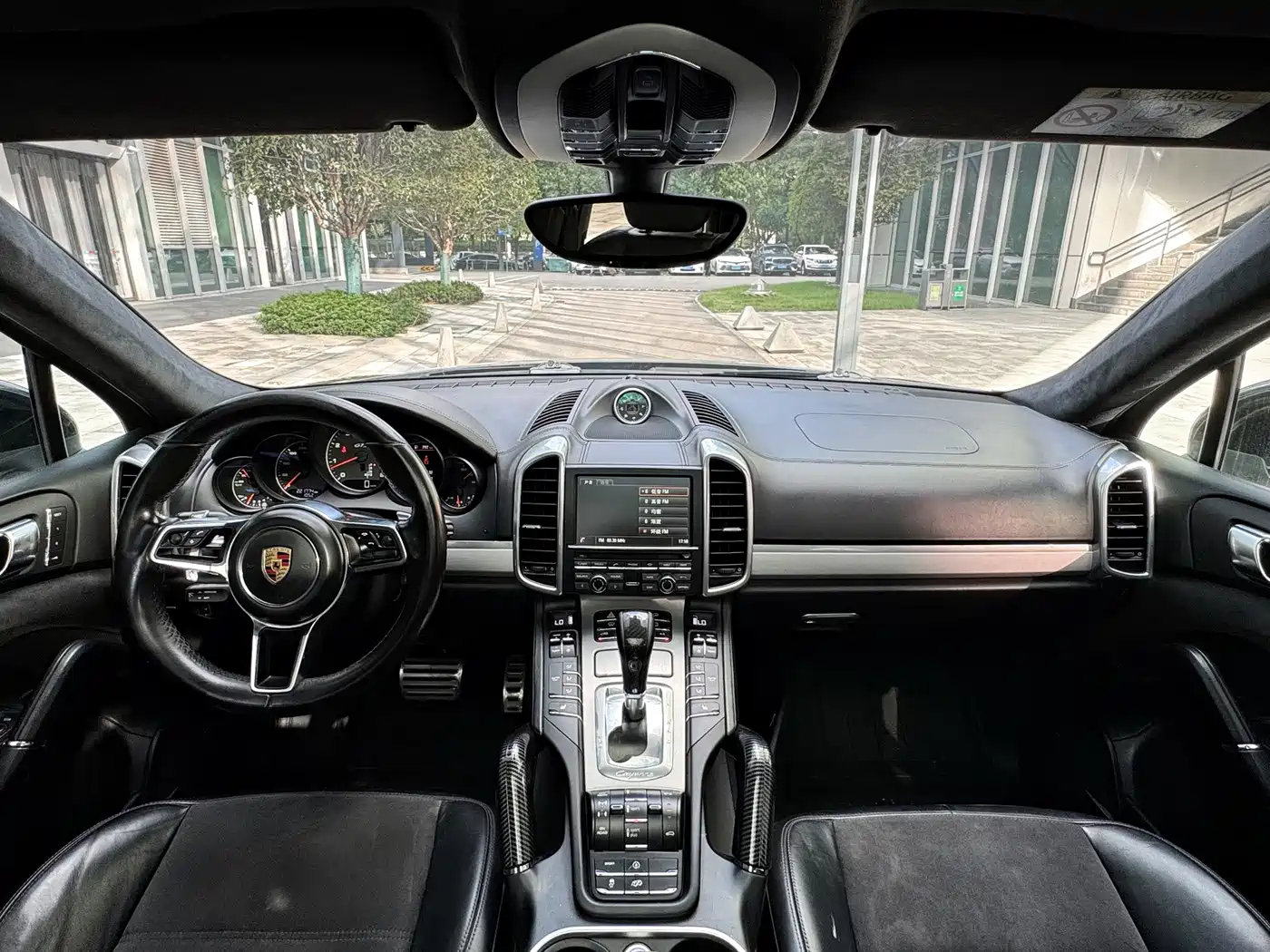 Photo 5 - Porsche Cayenne