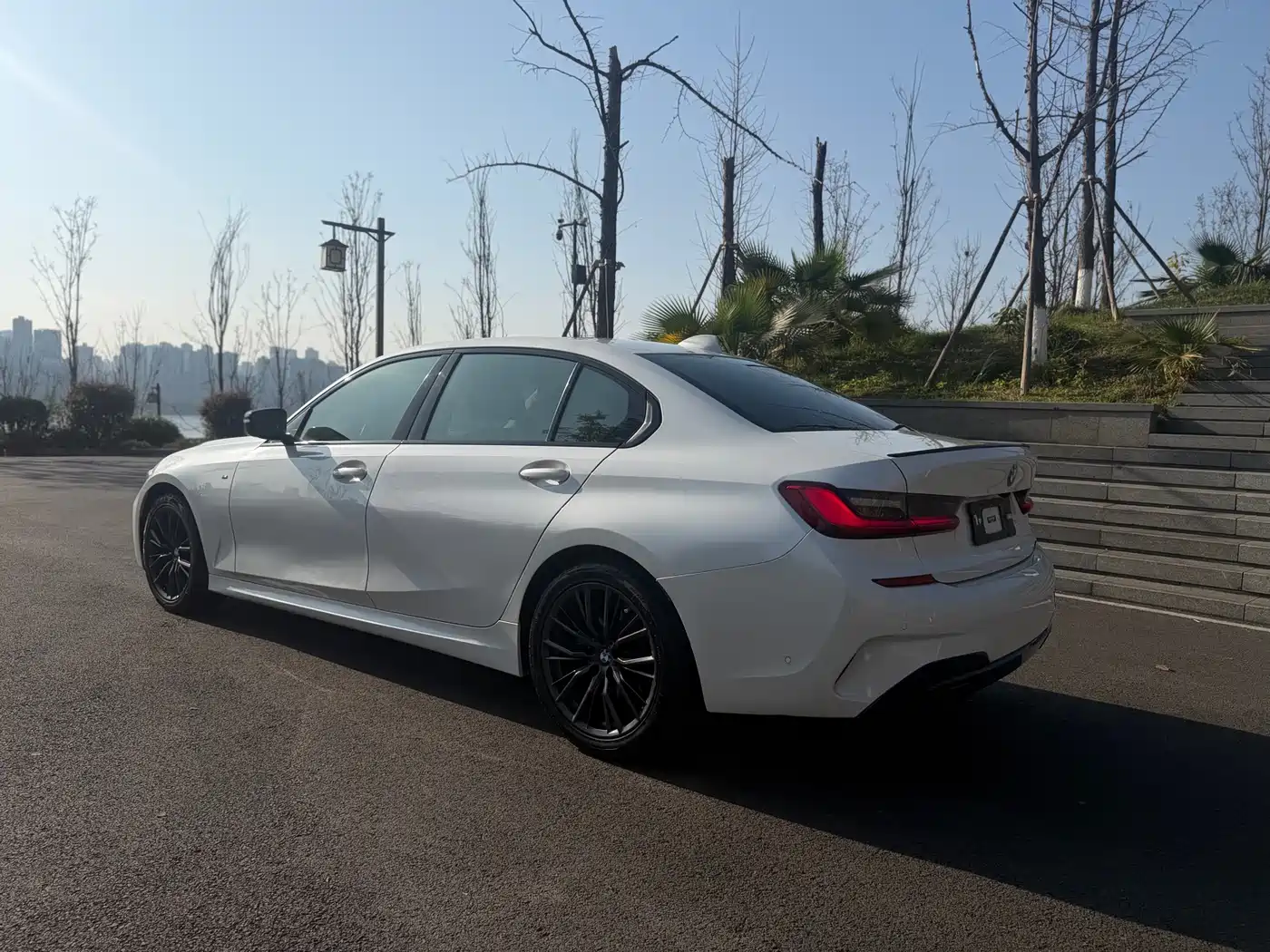 BMW 3 Series 2020 325Li M Sport Black Night Package фото 4