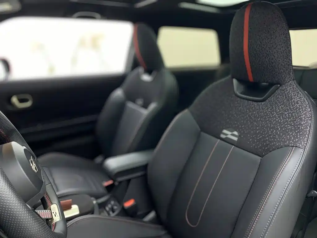 MINI JCW 2025 2025 JOHN COOPER WORKS