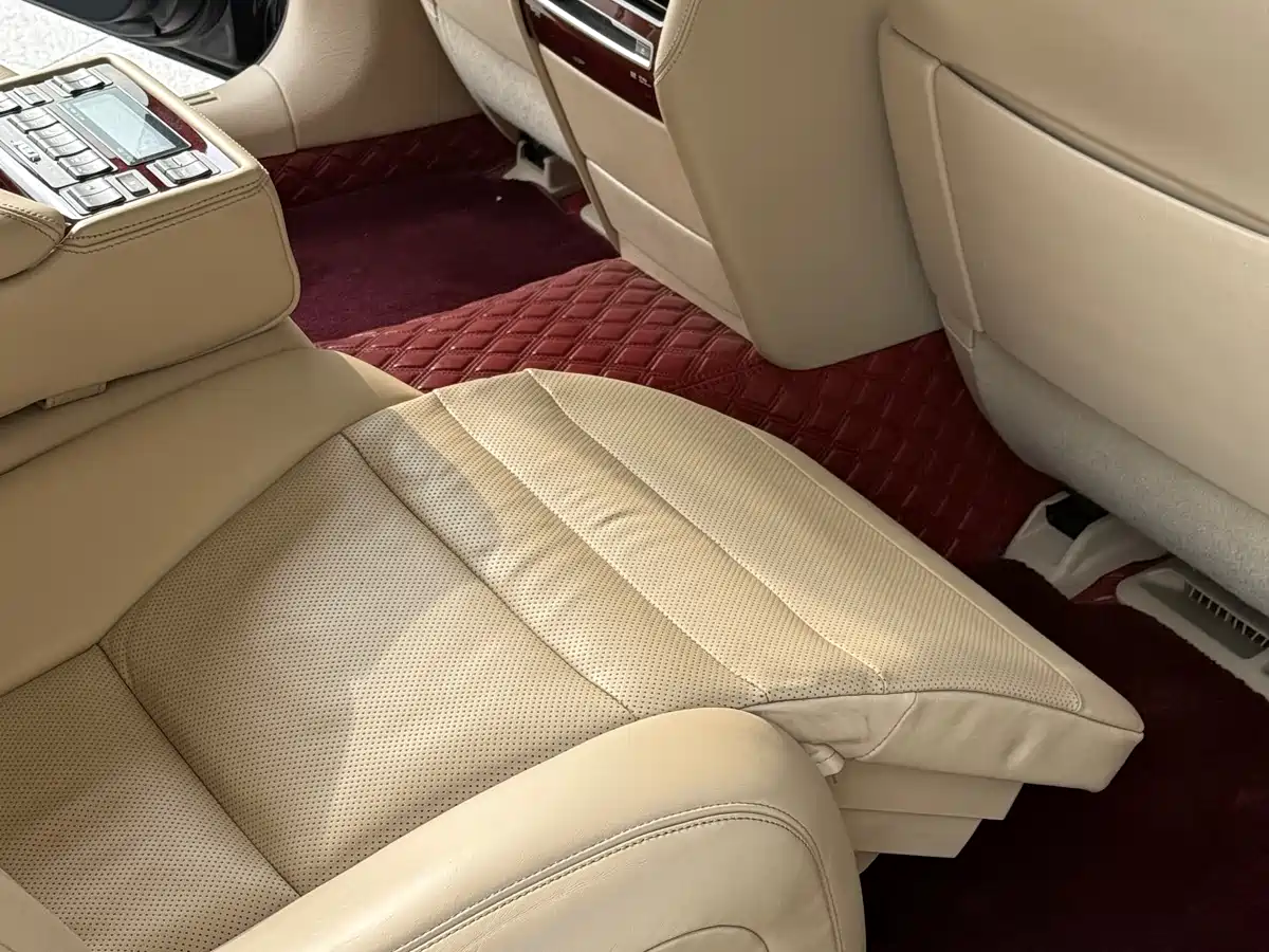 Lexus LS 2010 600hL фото 25
