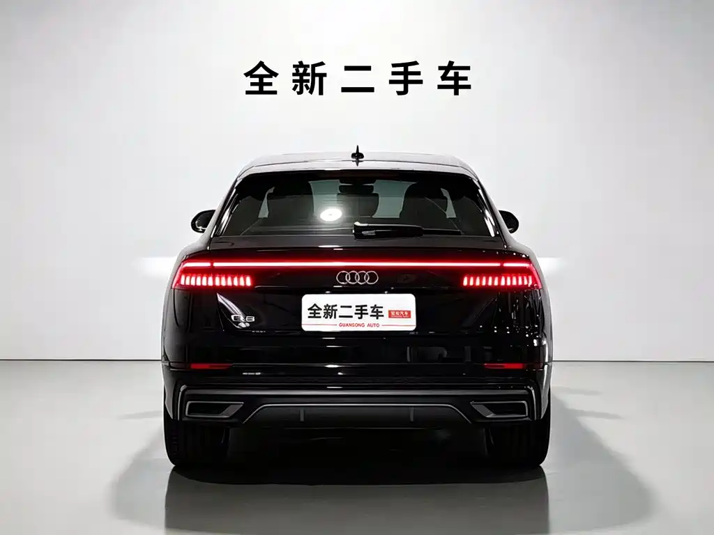 Фото 5 - Audi Q8