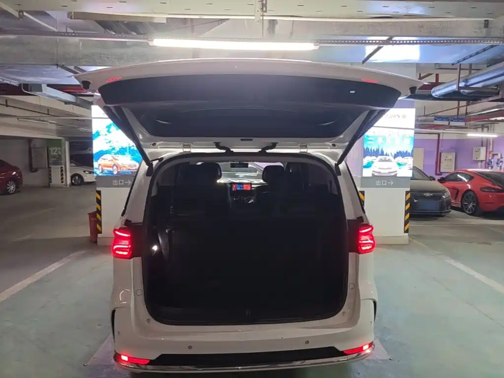 Photo 19 - Roewe iMAX8