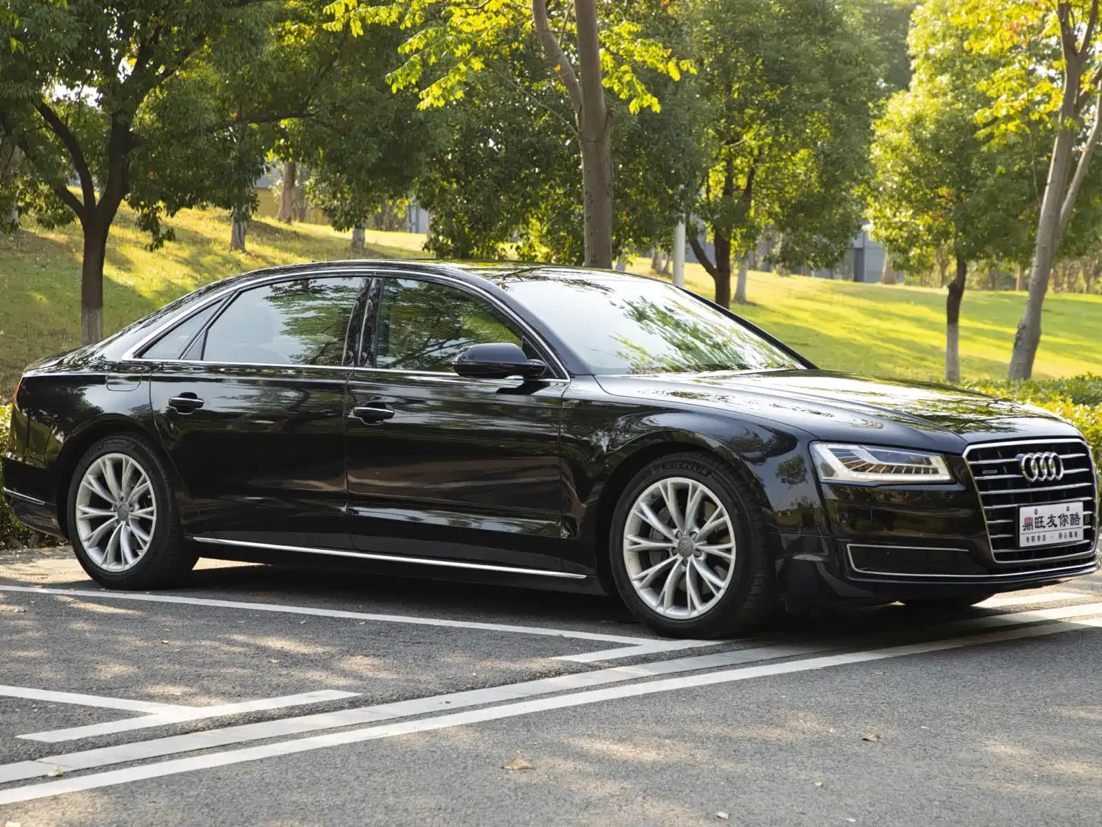 Photo 3 - Audi A8