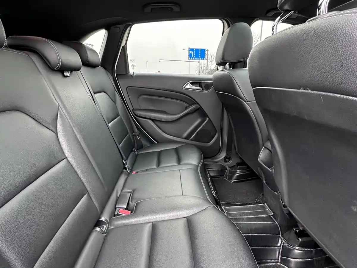 Mercedes-Benz B-Class 2017 B 200 Dynamic фото 12