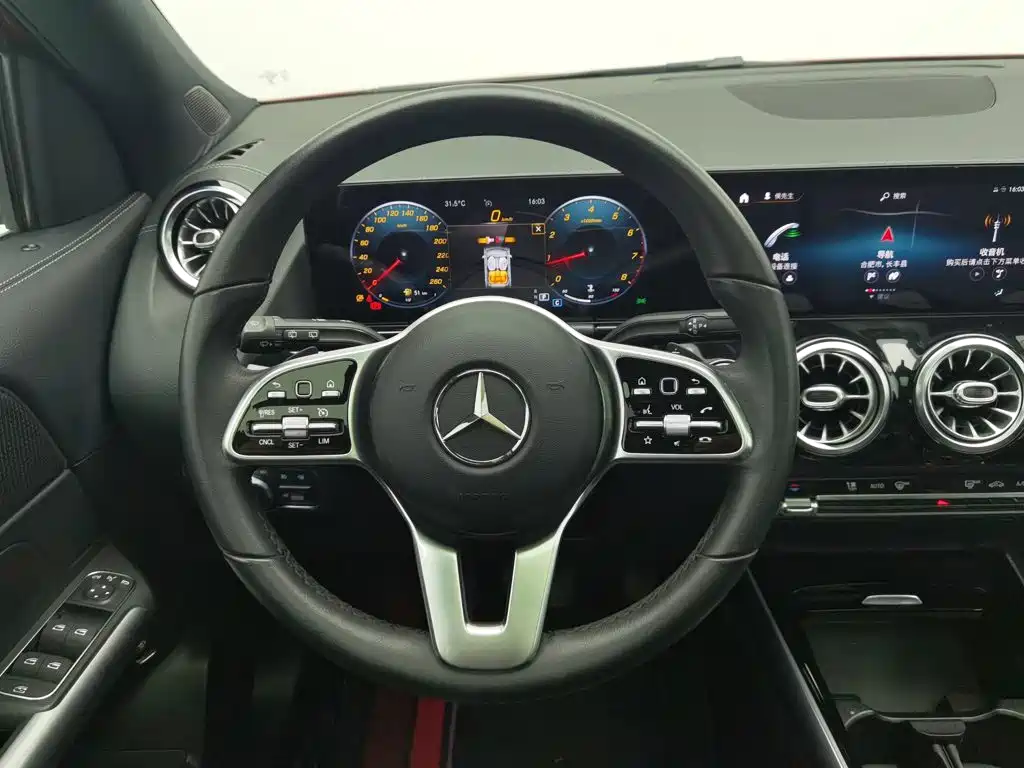 Mercedes-Benz GLA, миниатюра 11