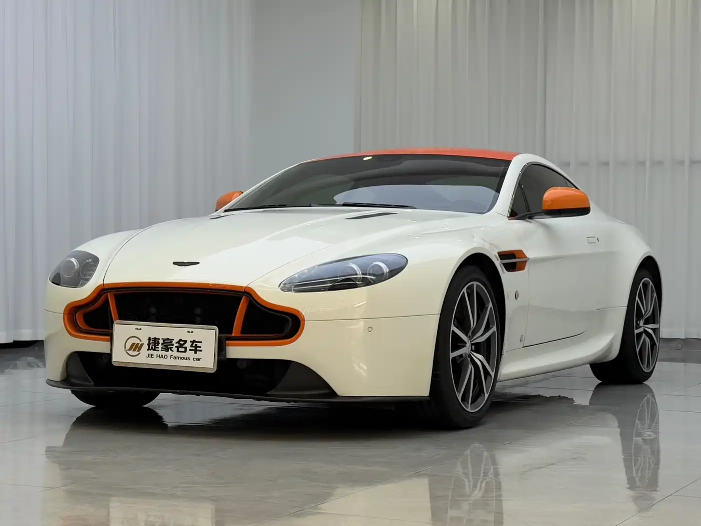 Aston Martin V8 Vantage 2019 2016 4.7L Coupe Edition 5
