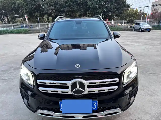 MERCEDES-BENZ GLB