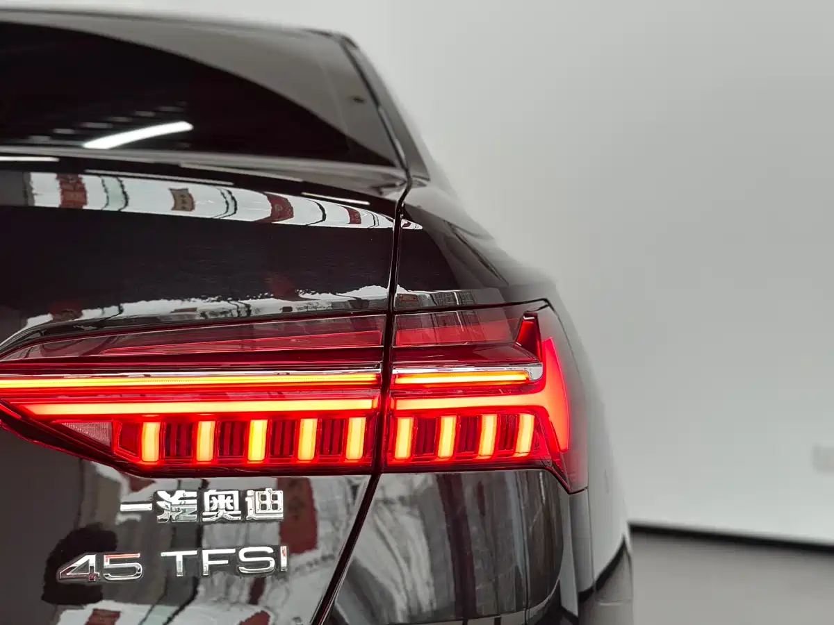 Audi A6L 2023 Facelift 45 TFSI Premium Dynamic фото 23