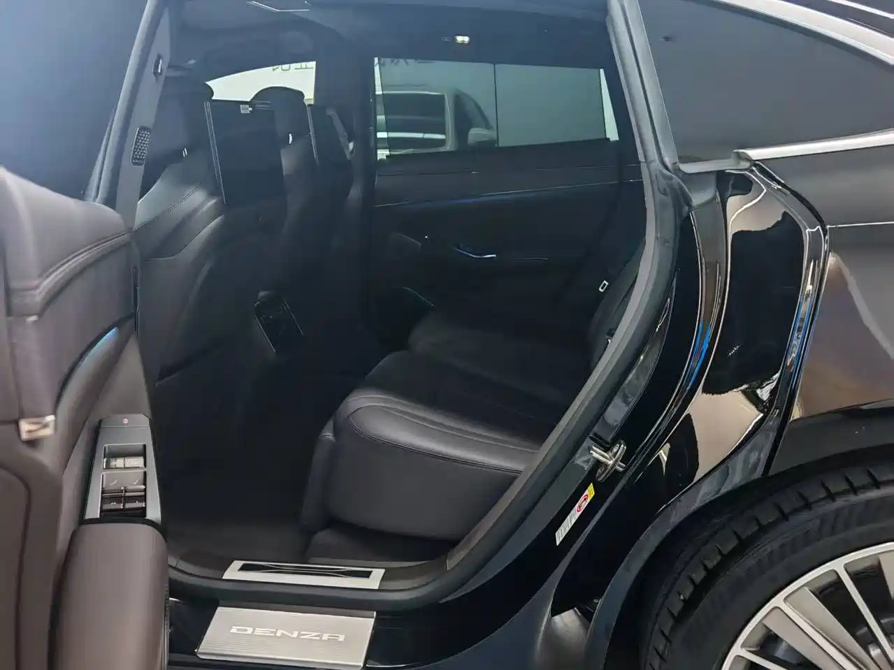 Denza Z9 2025 2024 Model 1100km AWD Ultra Edition