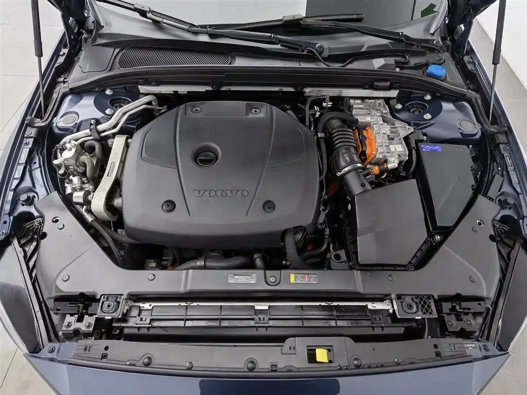 Volvo S60 Plug-in Hybrid 2022 T8 E-AWD Hybrid Intelligent Luxury Edition фото 6