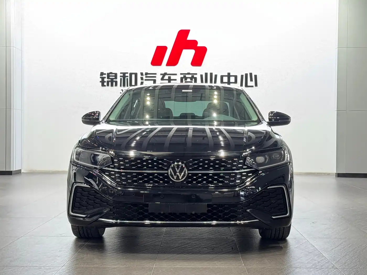 Фото 2 - Volkswagen Passat