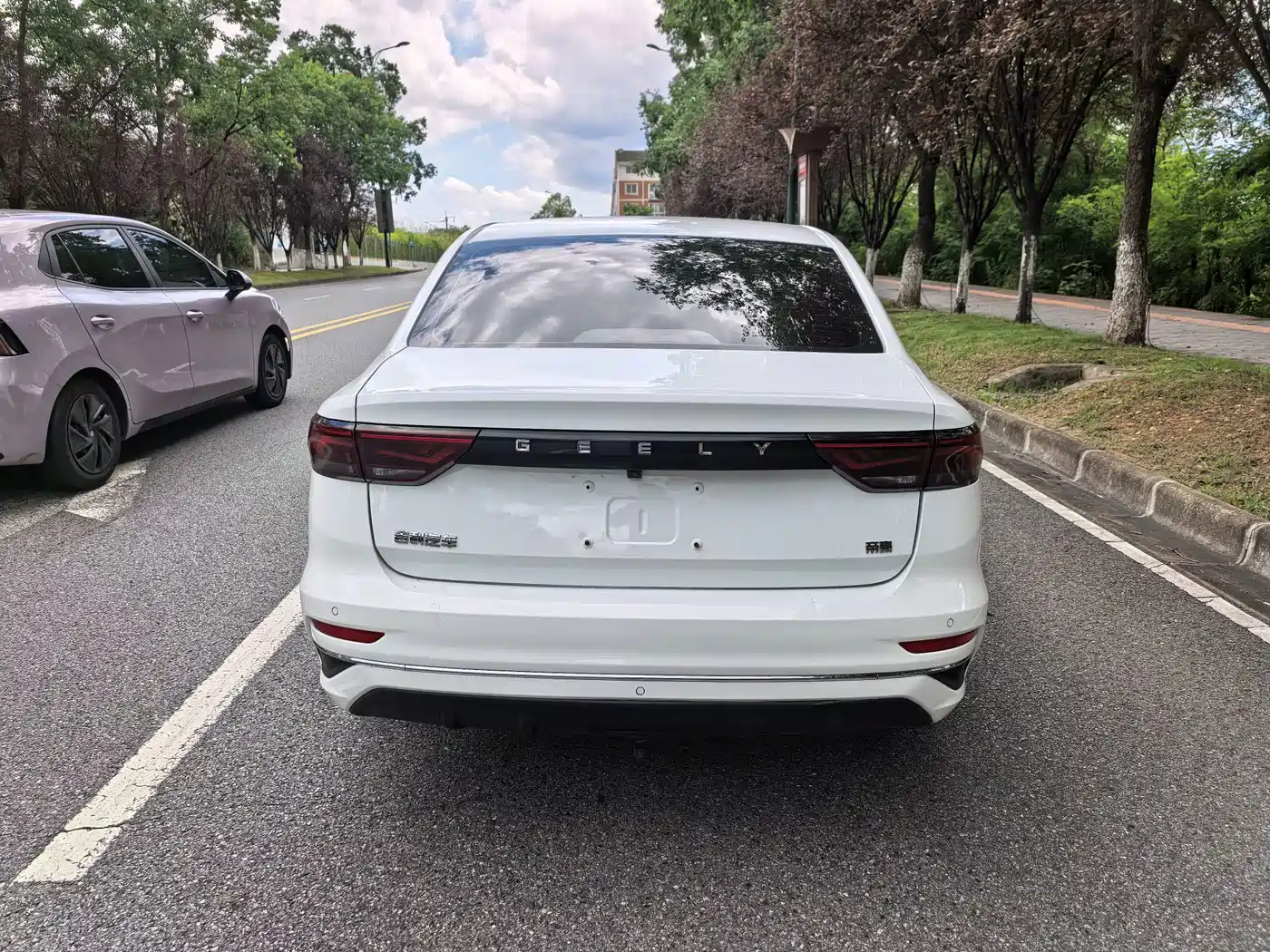 Фото 5 - Geely Emgrand