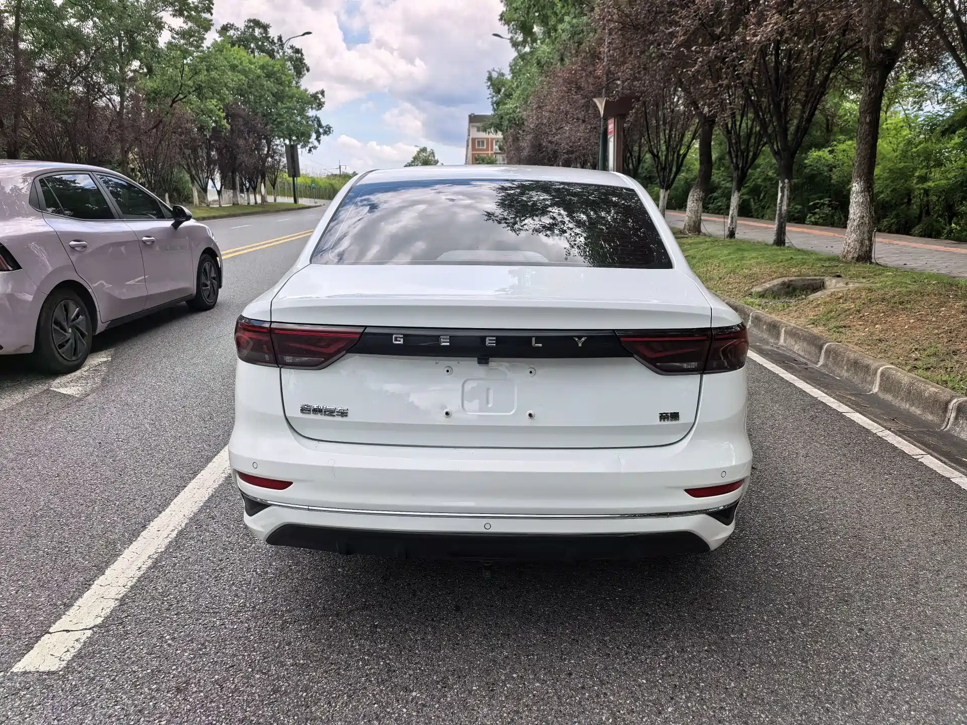 Фото 5 - Geely Emgrand