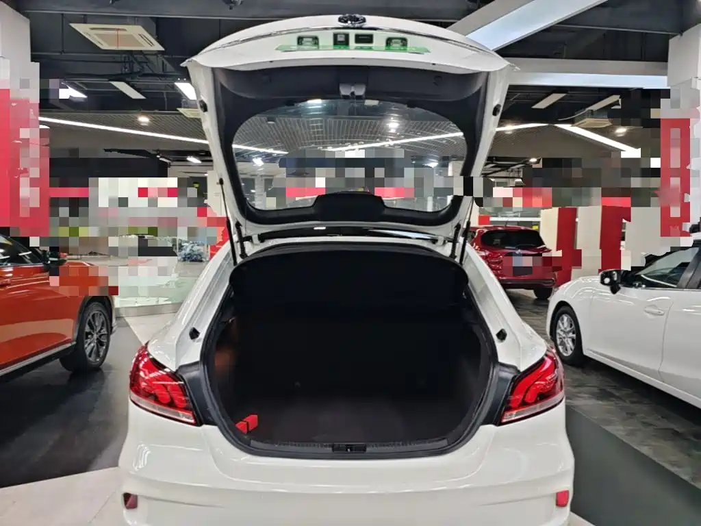 MG MG6 2018 2017 20T Automatic Luxury Smart Connect Version (China V)