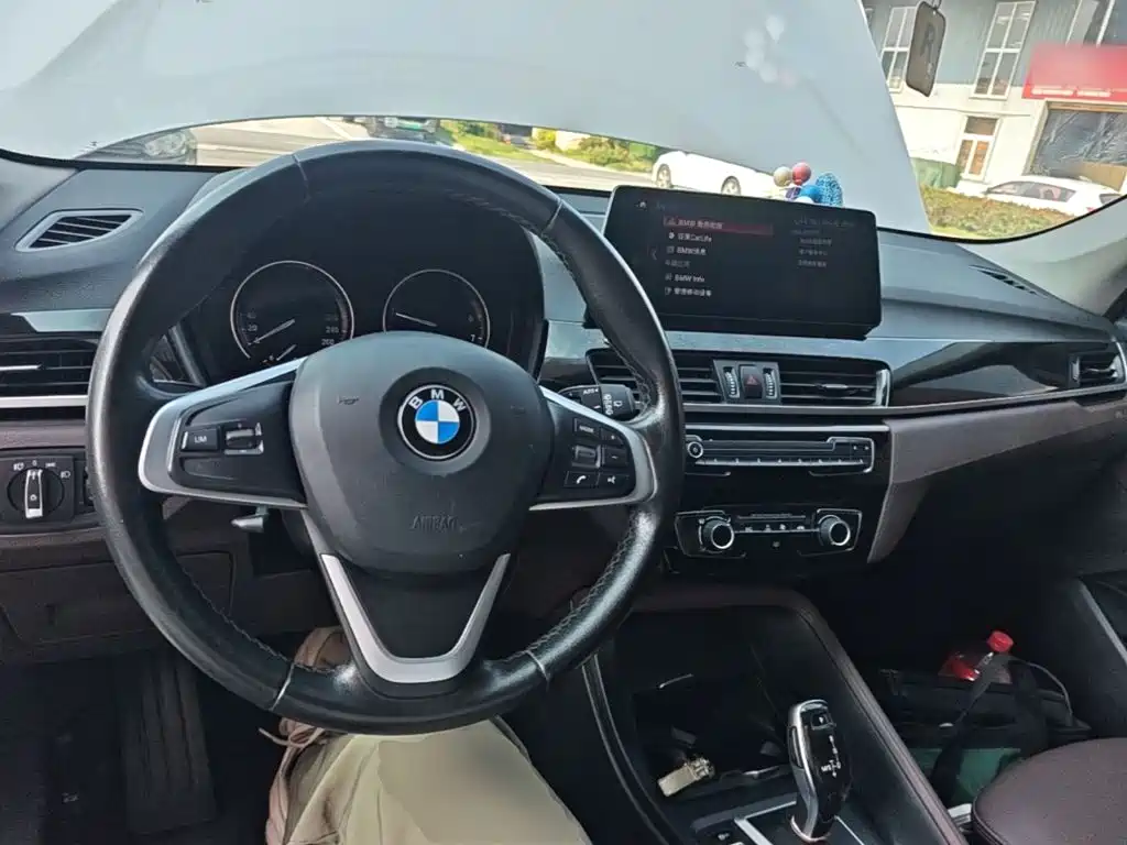 Фото 10 - BMW X1