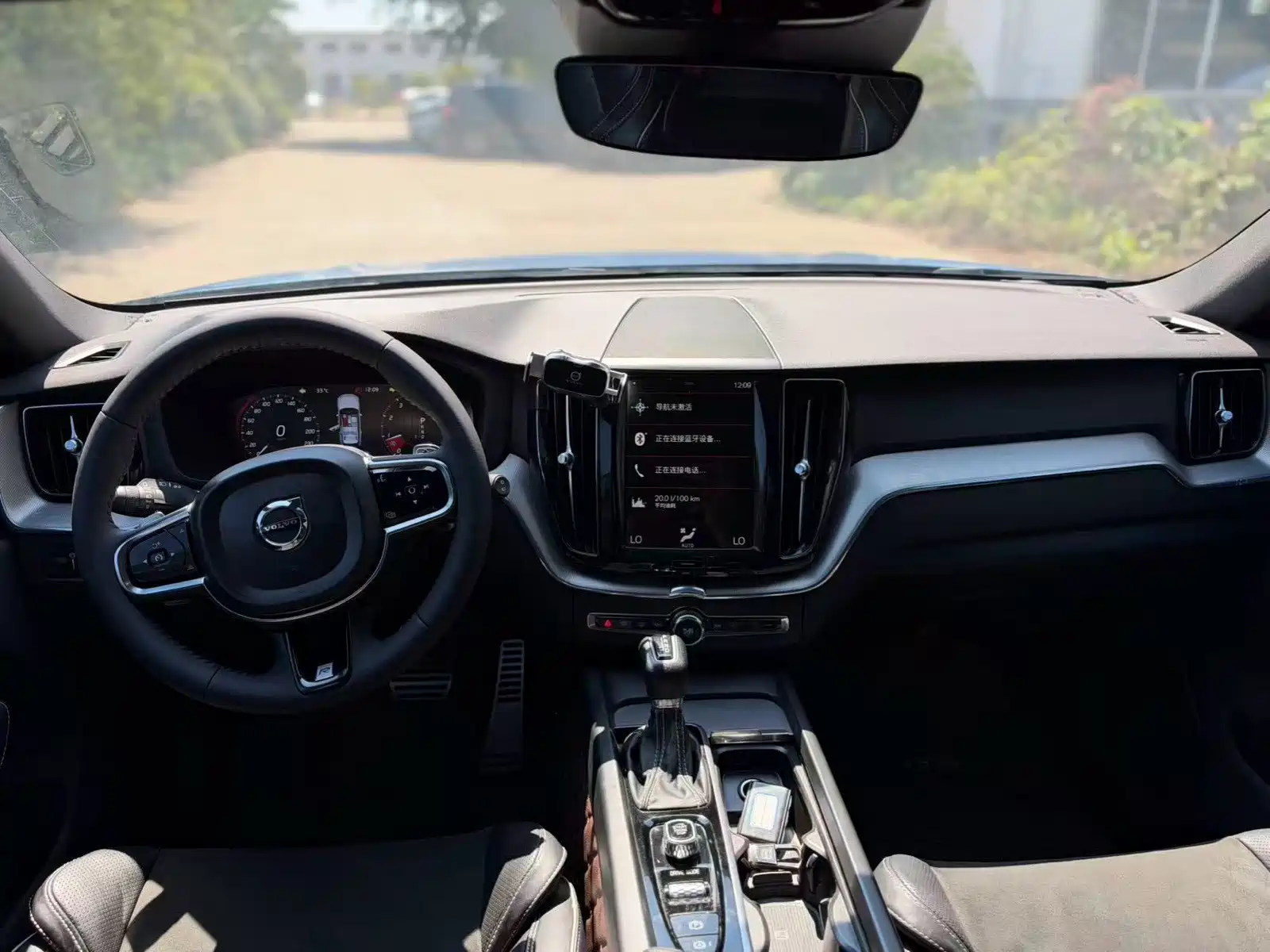 Фото 9 - Volvo XC60