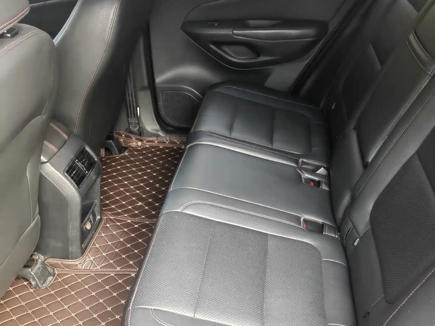 Фото 8 - Changan CS75